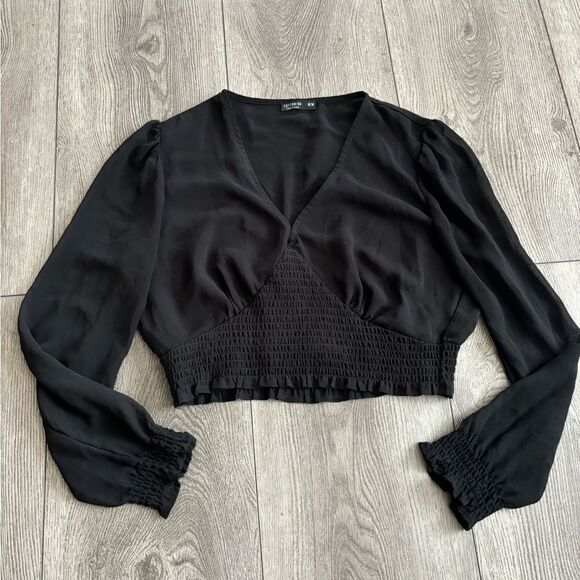 Cotton on woman’s long sleeve used crop top in good condition - Picture 1 of 2
